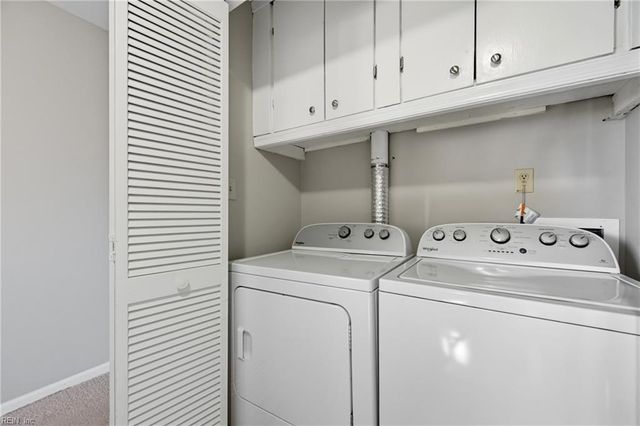 53 Dawn LN, Hampton, VA 23666