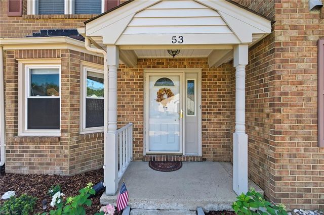 53 Dawn LN, Hampton, VA 23666