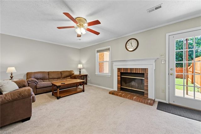 53 Dawn LN, Hampton, VA 23666