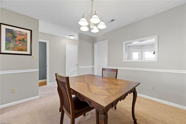53 Dawn LN, Hampton, VA 23666