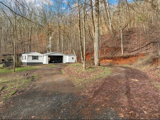 206 Oakridge Drive, Cleveland, GA 30528