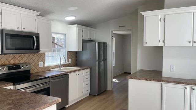 206 Oakridge Drive, Cleveland, GA 30528
