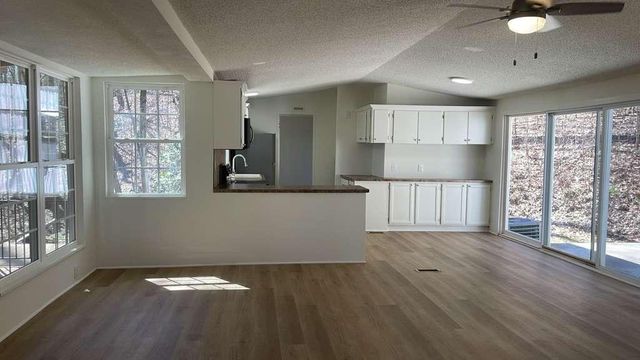 206 Oakridge Drive, Cleveland, GA 30528