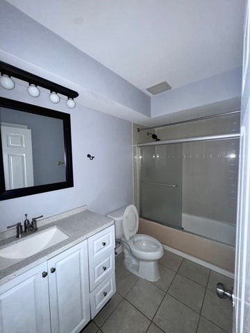 43 W Ann Street 3, Lombard, IL 60148