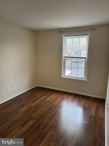 204 LIVINGSTON CT, North Wales, PA 19454