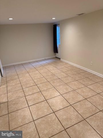 204 LIVINGSTON CT, North Wales, PA 19454