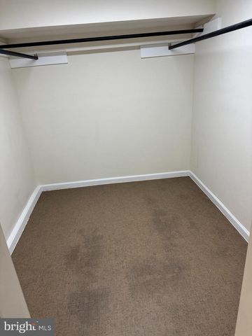 204 LIVINGSTON CT, North Wales, PA 19454