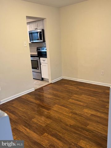 204 LIVINGSTON CT, North Wales, PA 19454