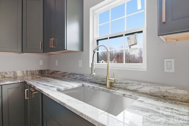 1124 8th Street, Statesville, NC 28677