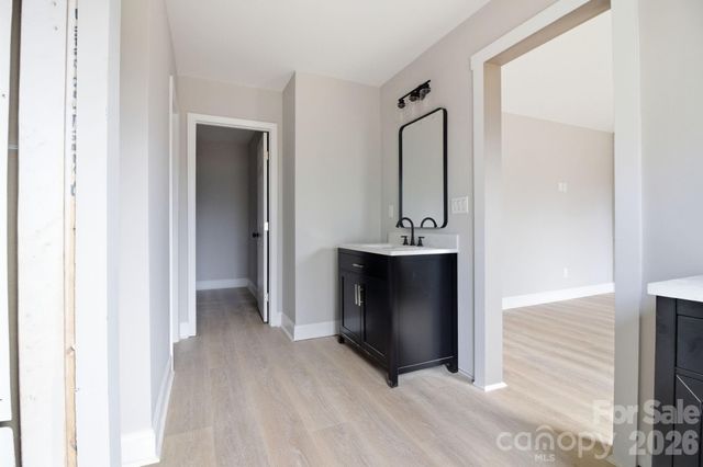 1124 8th Street, Statesville, NC 28677