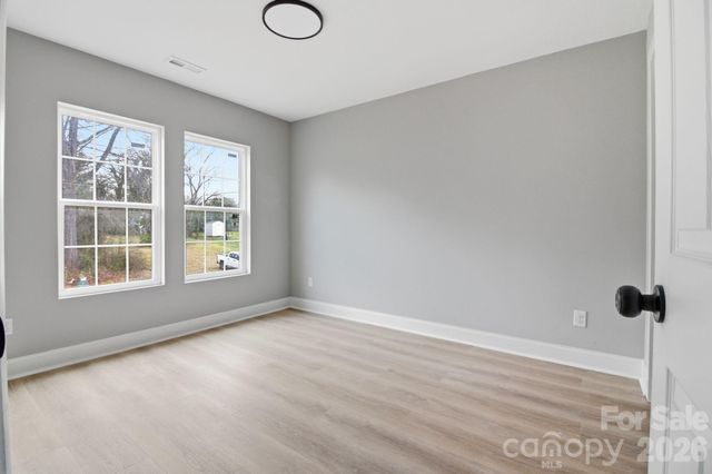 1124 8th Street, Statesville, NC 28677