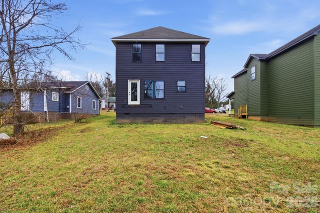 1124 8th Street, Statesville, NC 28677