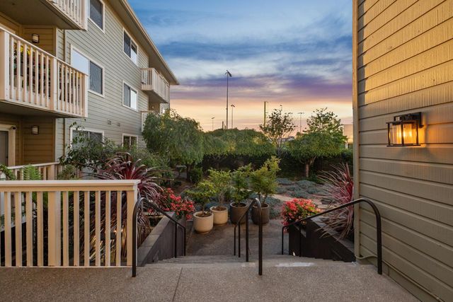 300 Murchison Drive 312, Millbrae, CA 94030