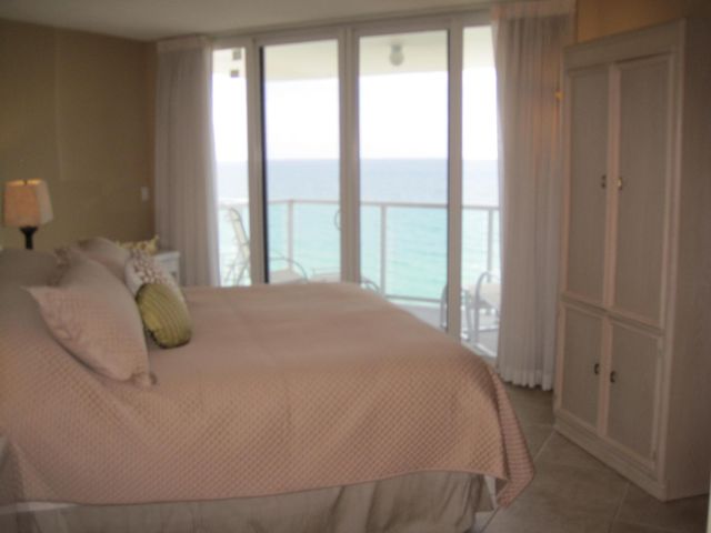 1057 Hillsboro Mile 921, Hillsboro Beach, FL 33062