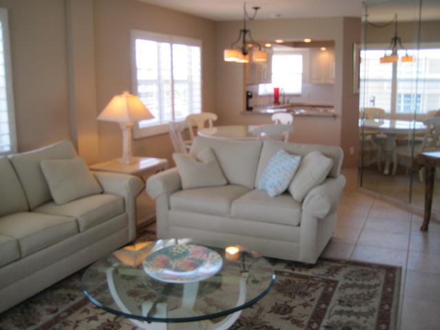 1057 Hillsboro Mile 921, Hillsboro Beach, FL 33062