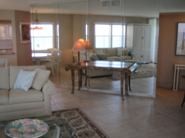 1057 Hillsboro Mile 921, Hillsboro Beach, FL 33062