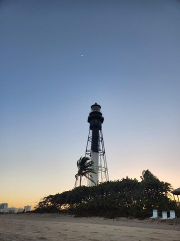 1057 Hillsboro Mile 921, Hillsboro Beach, FL 33062