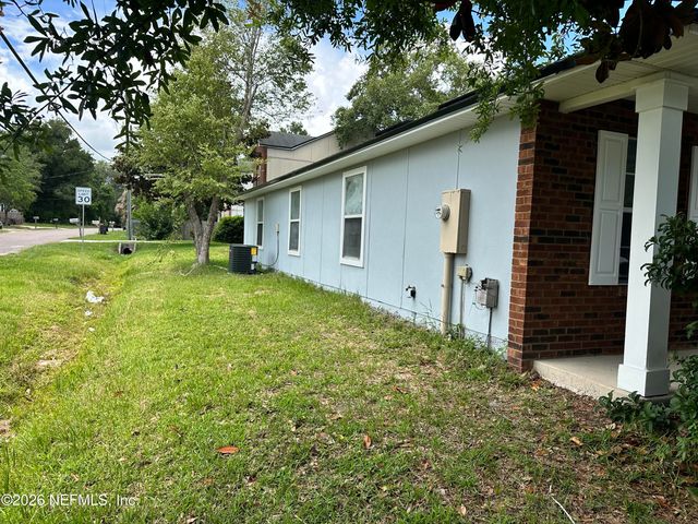 1394 MANOTAK Avenue, Jacksonville, FL 32210