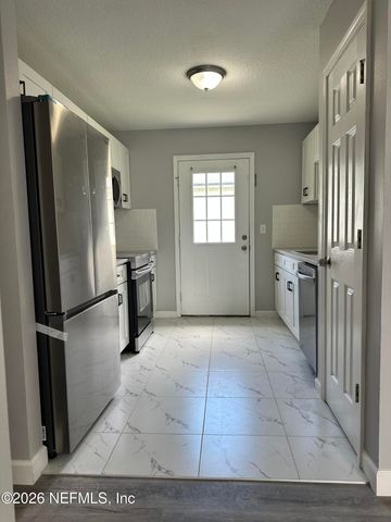 1394 MANOTAK Avenue, Jacksonville, FL 32210