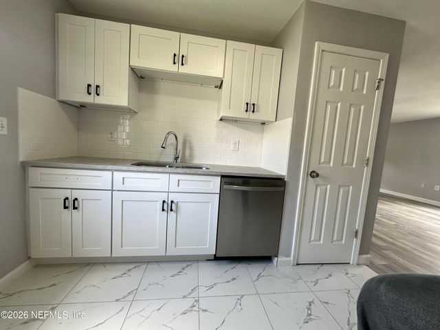 1394 MANOTAK Avenue, Jacksonville, FL 32210