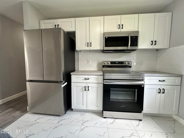 1394 MANOTAK Avenue, Jacksonville, FL 32210