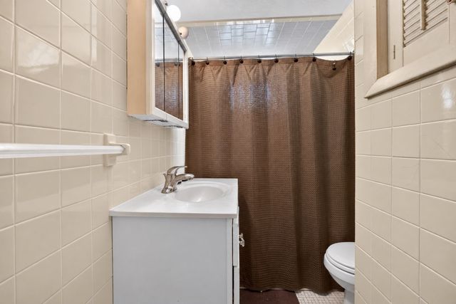 40 Avalon St, Revere, MA 02151