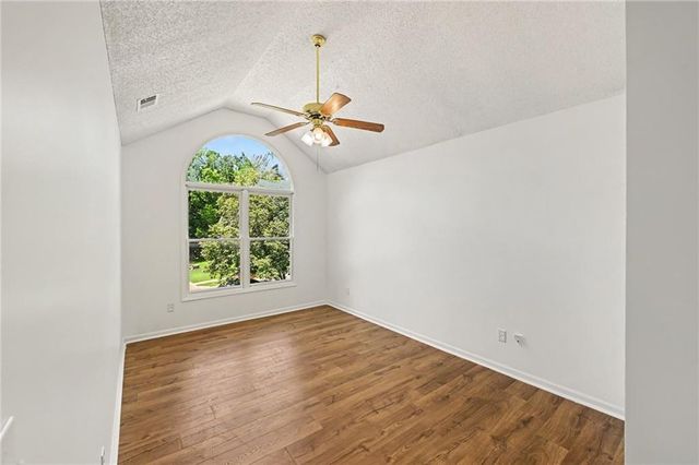 4823 NW 57th Court, Kansas City, MO 64151