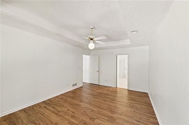 4823 NW 57th Court, Kansas City, MO 64151