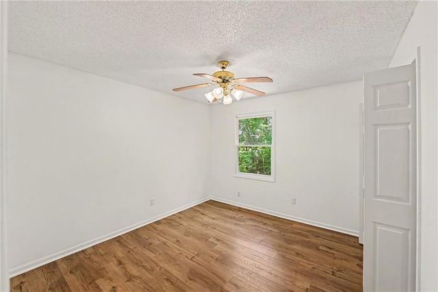 4823 NW 57th Court, Kansas City, MO 64151