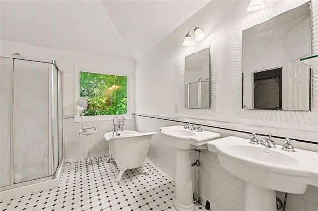 4823 NW 57th Court, Kansas City, MO 64151