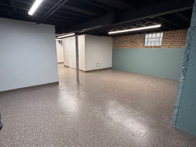 5822 W 64th Place, Chicago, IL 60638