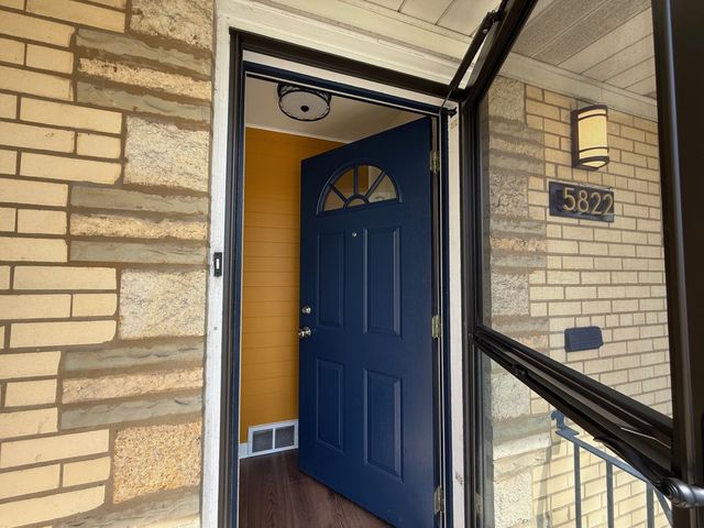 5822 W 64th Place, Chicago, IL 60638