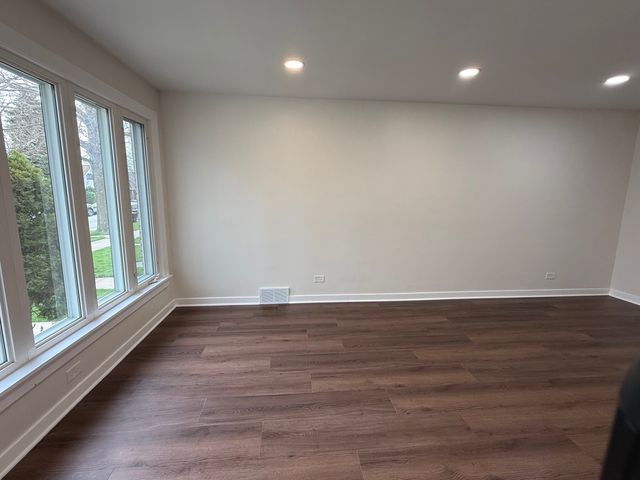5822 W 64th Place, Chicago, IL 60638