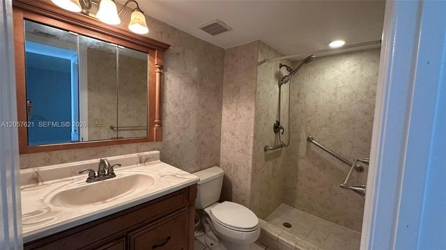 16551 Blatt Blvd 204, Weston, FL 33326