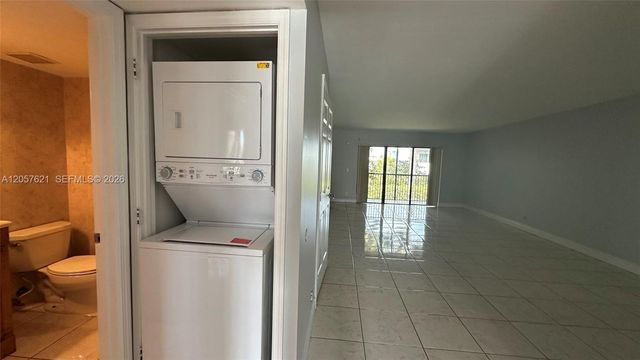 16551 Blatt Blvd 204, Weston, FL 33326