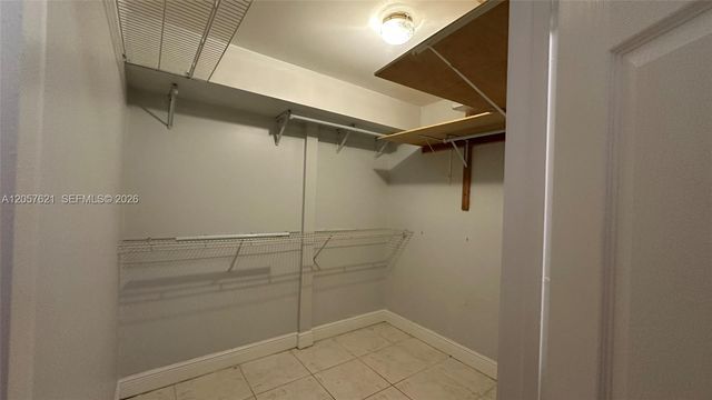 16551 Blatt Blvd 204, Weston, FL 33326