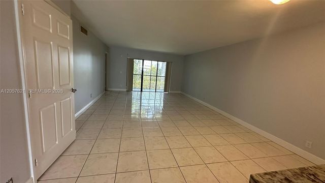 16551 Blatt Blvd 204, Weston, FL 33326
