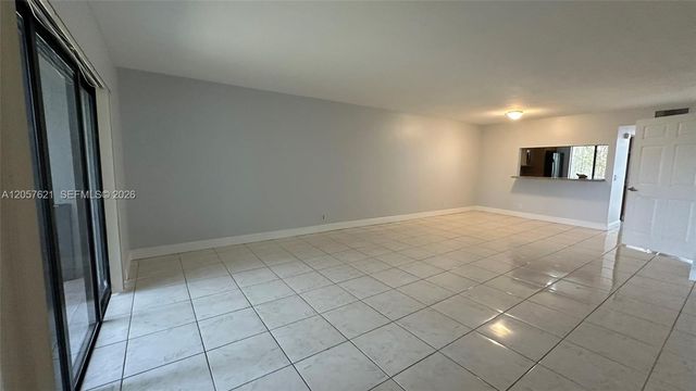 16551 Blatt Blvd 204, Weston, FL 33326