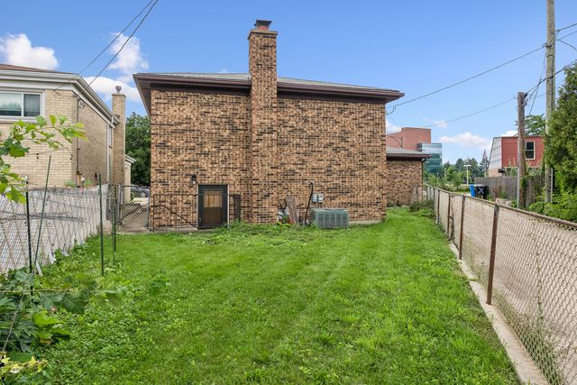 5905 N Oketo Avenue, Chicago, IL 60631