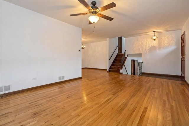 5905 N Oketo Avenue, Chicago, IL 60631