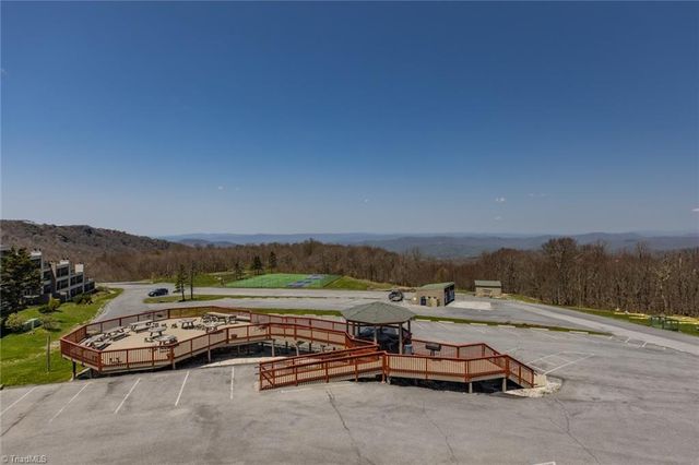 301 Pinnacle Inn Road 2101, Beech Mountain, NC 28604
