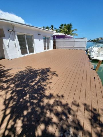 7707 Hawthorne Ave, Miami Beach, FL 33141