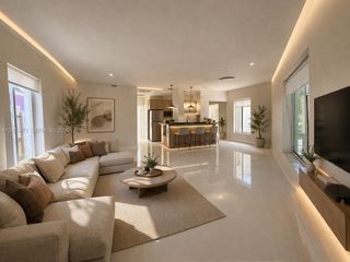 7707 Hawthorne Ave, Miami Beach, FL 33141