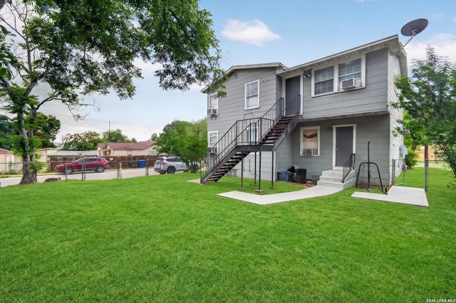 2001 Fresno, San Antonio, TX 78201
