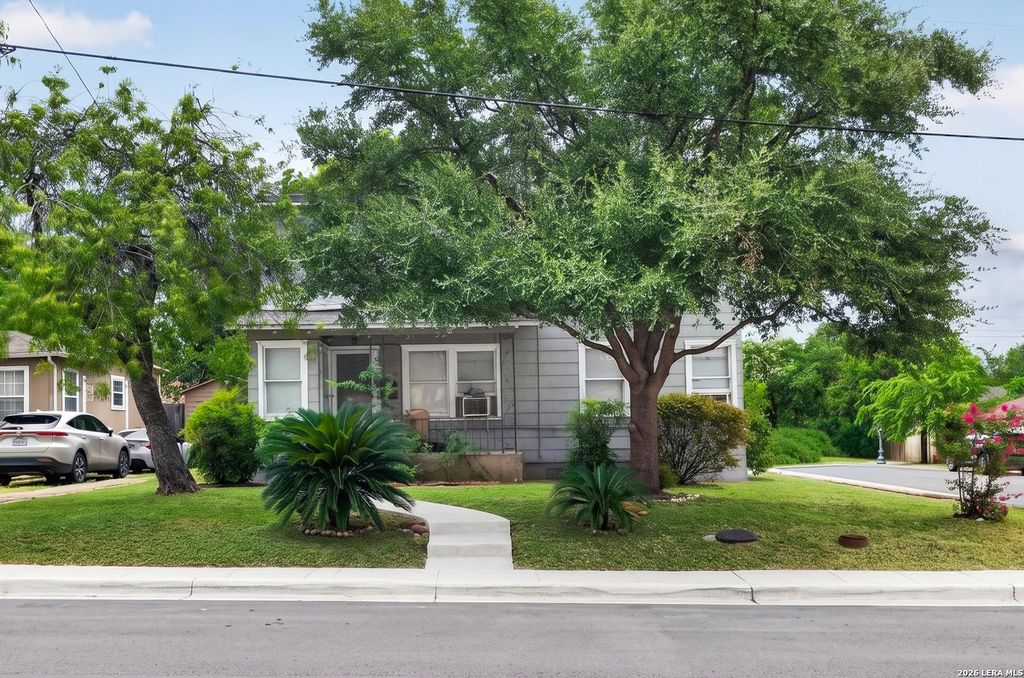 2001 Fresno, San Antonio, TX 78201