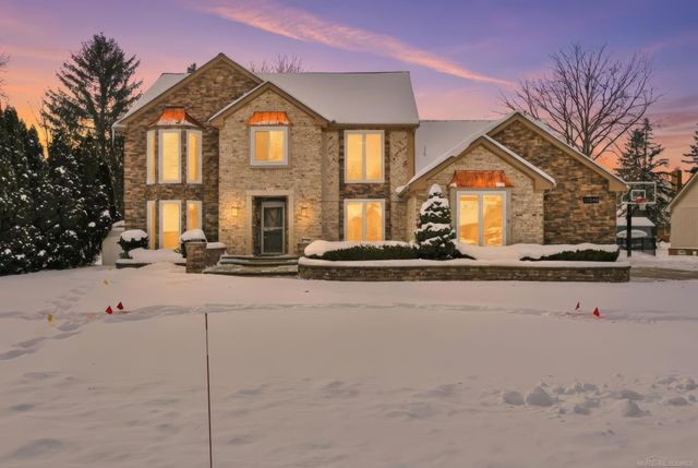 13848 Woodsett Court, Shelby Twp, MI 48315