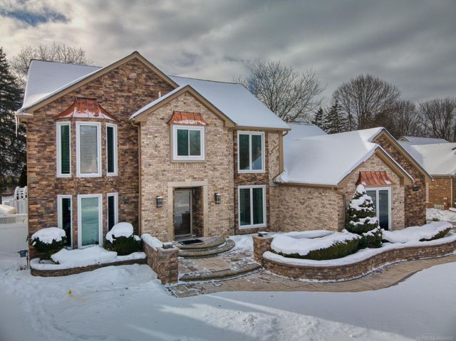 13848 Woodsett Court, Shelby Twp, MI 48315