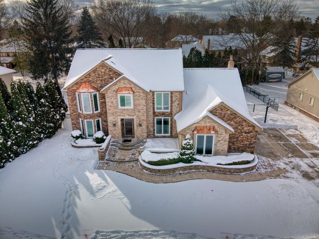 13848 Woodsett Court, Shelby Twp, MI 48315