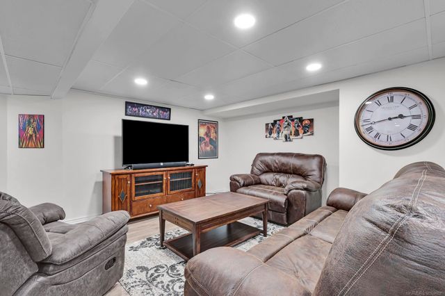 13848 Woodsett Court, Shelby Twp, MI 48315