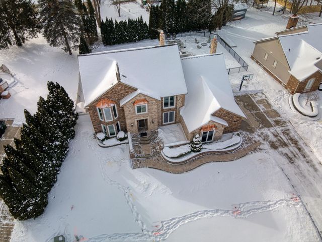 13848 Woodsett Court, Shelby Twp, MI 48315